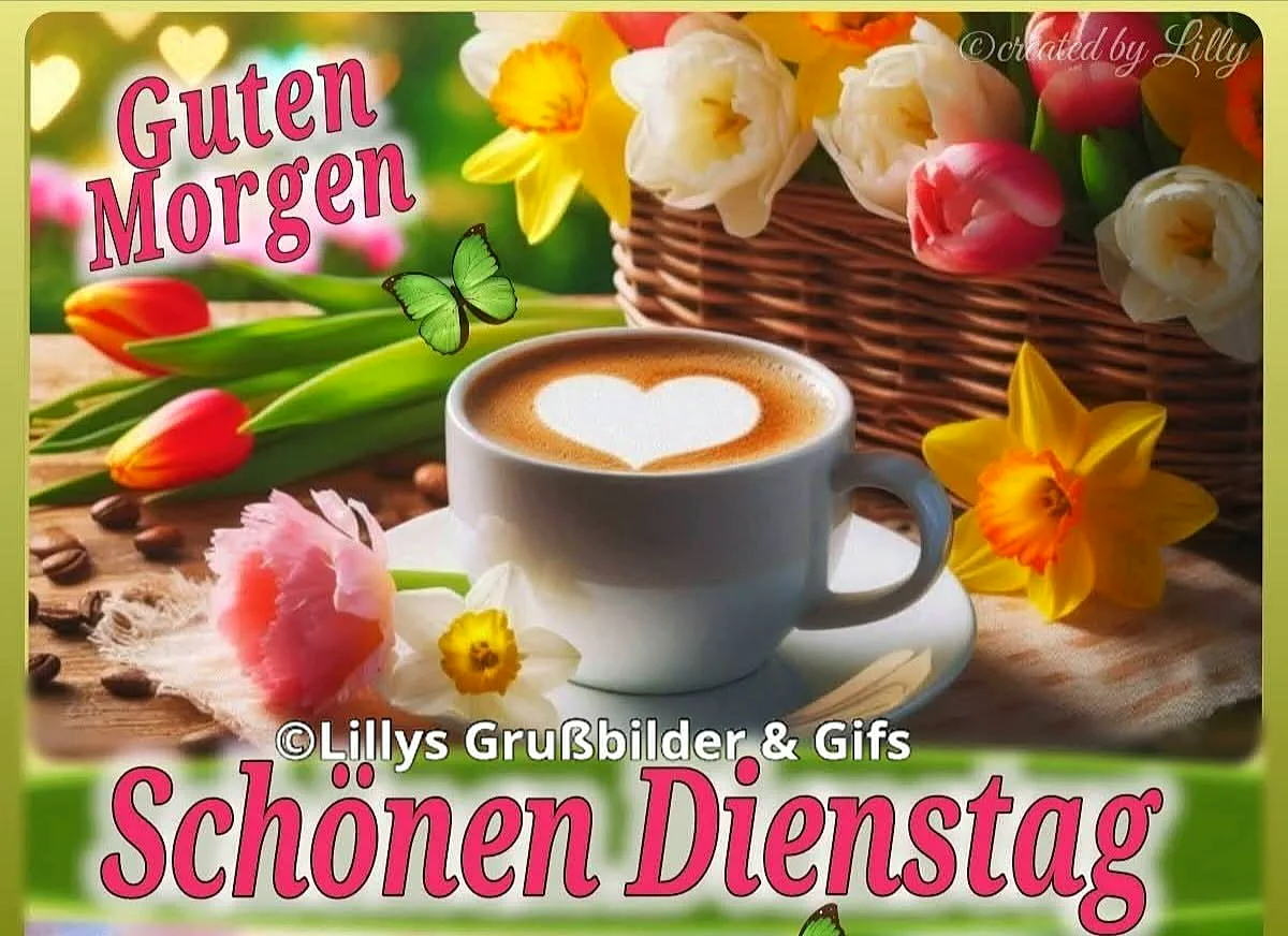 Eine weiße Kaffeetasse mit Herz im Milchschaum steht auf Holztisch, umgeben von bunten Frühlingsblumen und Kaffeebohnen. Ein grüner Schmetterling schwebt darüber, symbolisierend einen herzlichen, ruhigen Dienstagmorgen.